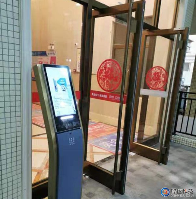 人脸识别二维码广告楼宇门禁机