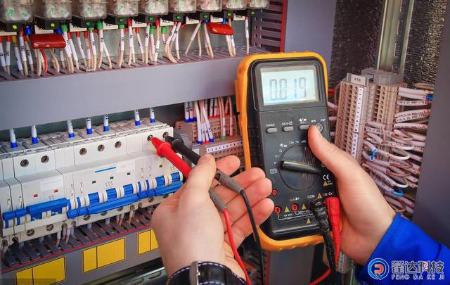 门禁系统进行维护