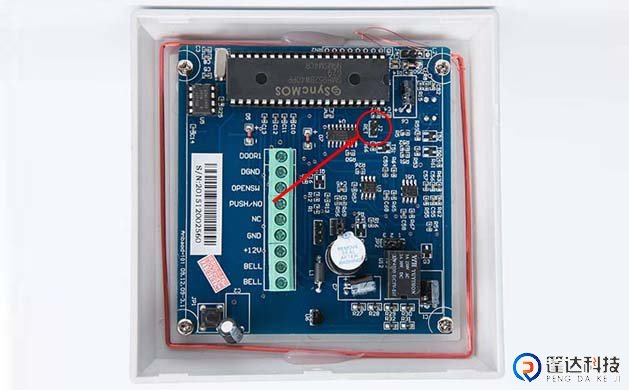 密码按键门禁机背面