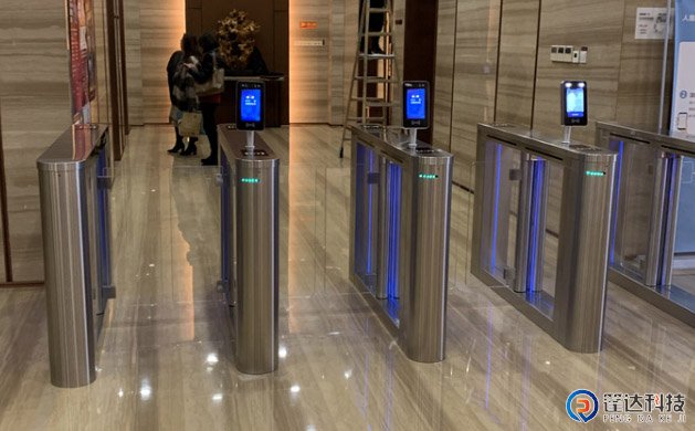 海康人脸门禁办公楼安装场景