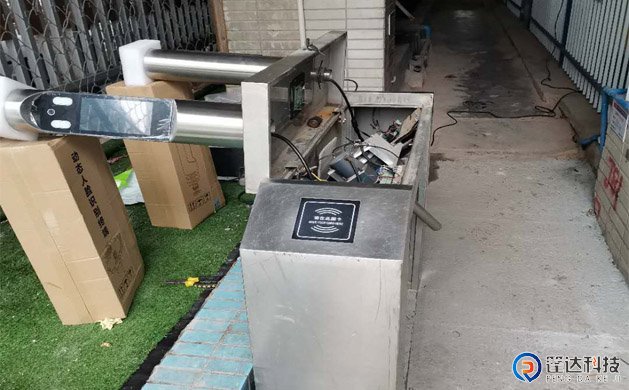 通道人脸识别闸机系统安装