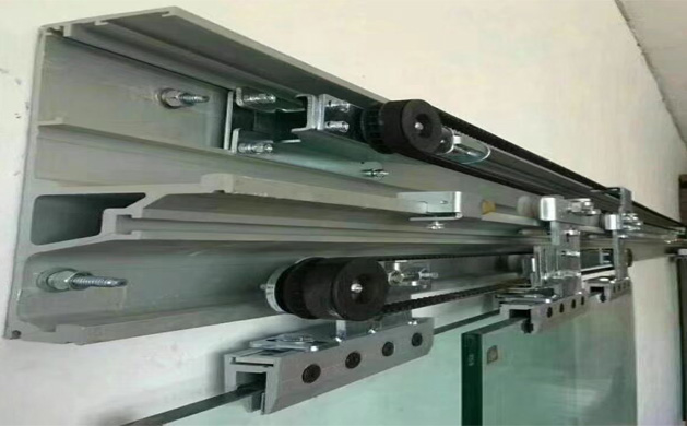 重叠自动门轨道